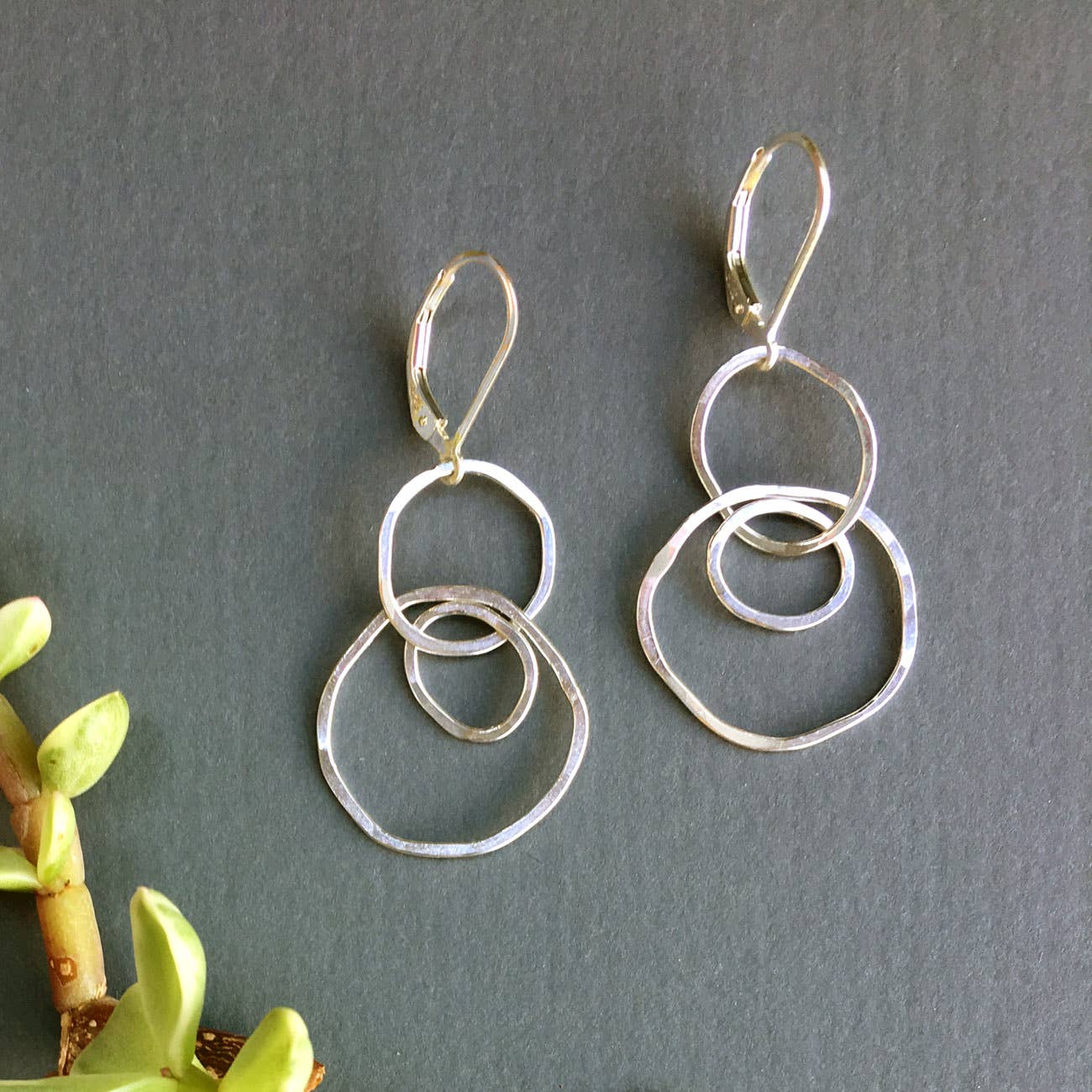ELEMENT Linked Hammered Circles Earrings | silver or gold