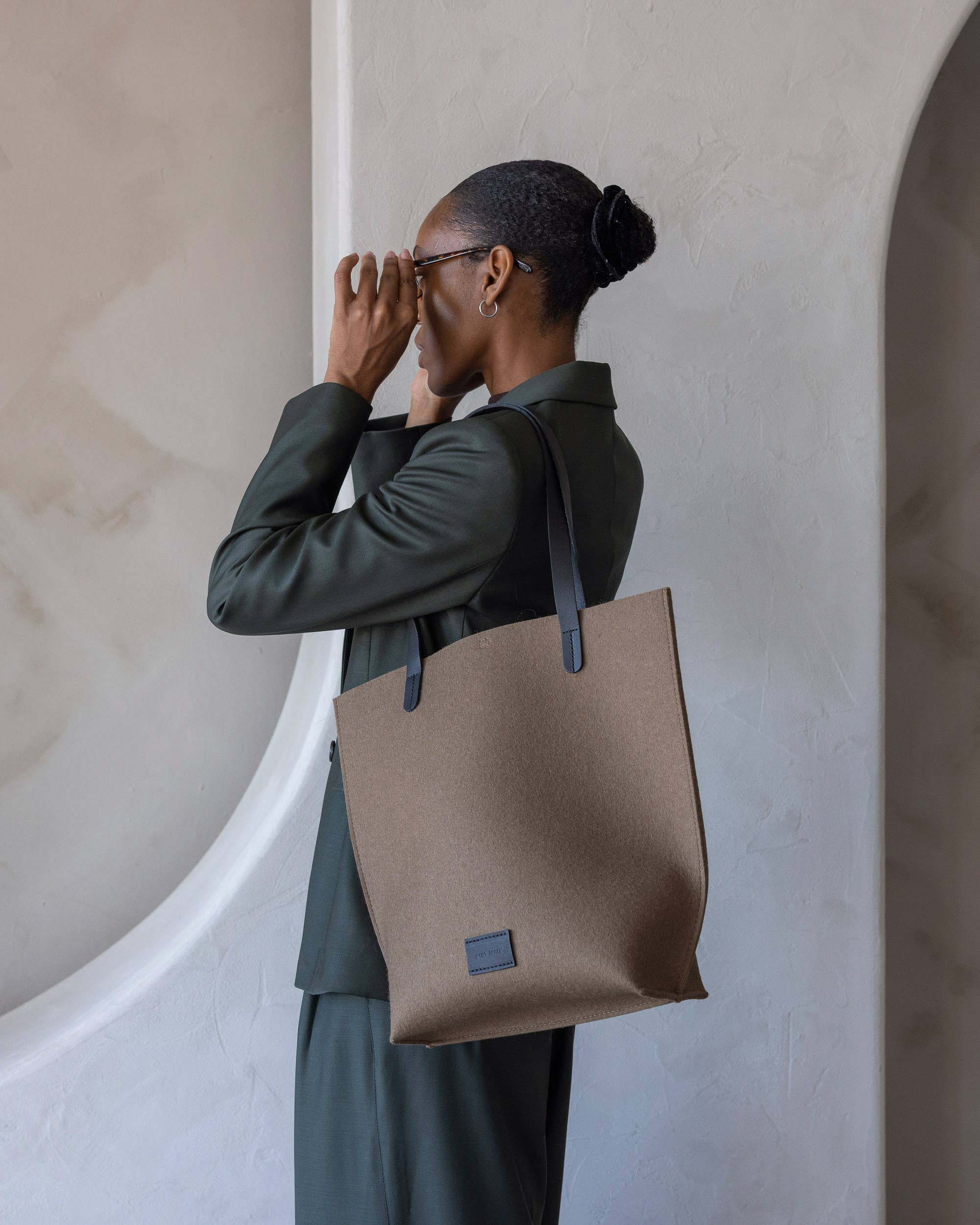 Hana Merino Wool Tote - Cumin Black