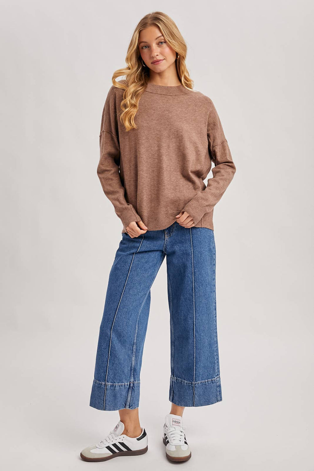 SOFT KNIT CREWNECK SWEATER PULLOVER