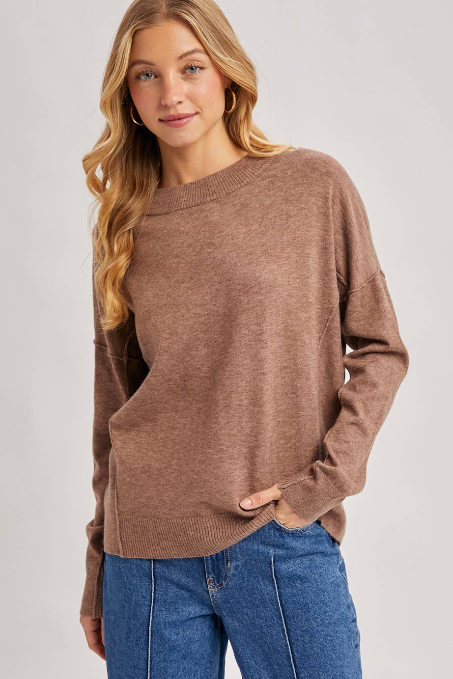 SOFT KNIT CREWNECK SWEATER PULLOVER