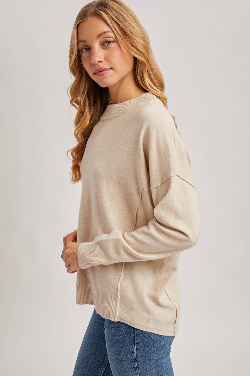SOFT KNIT CREWNECK SWEATER PULLOVER