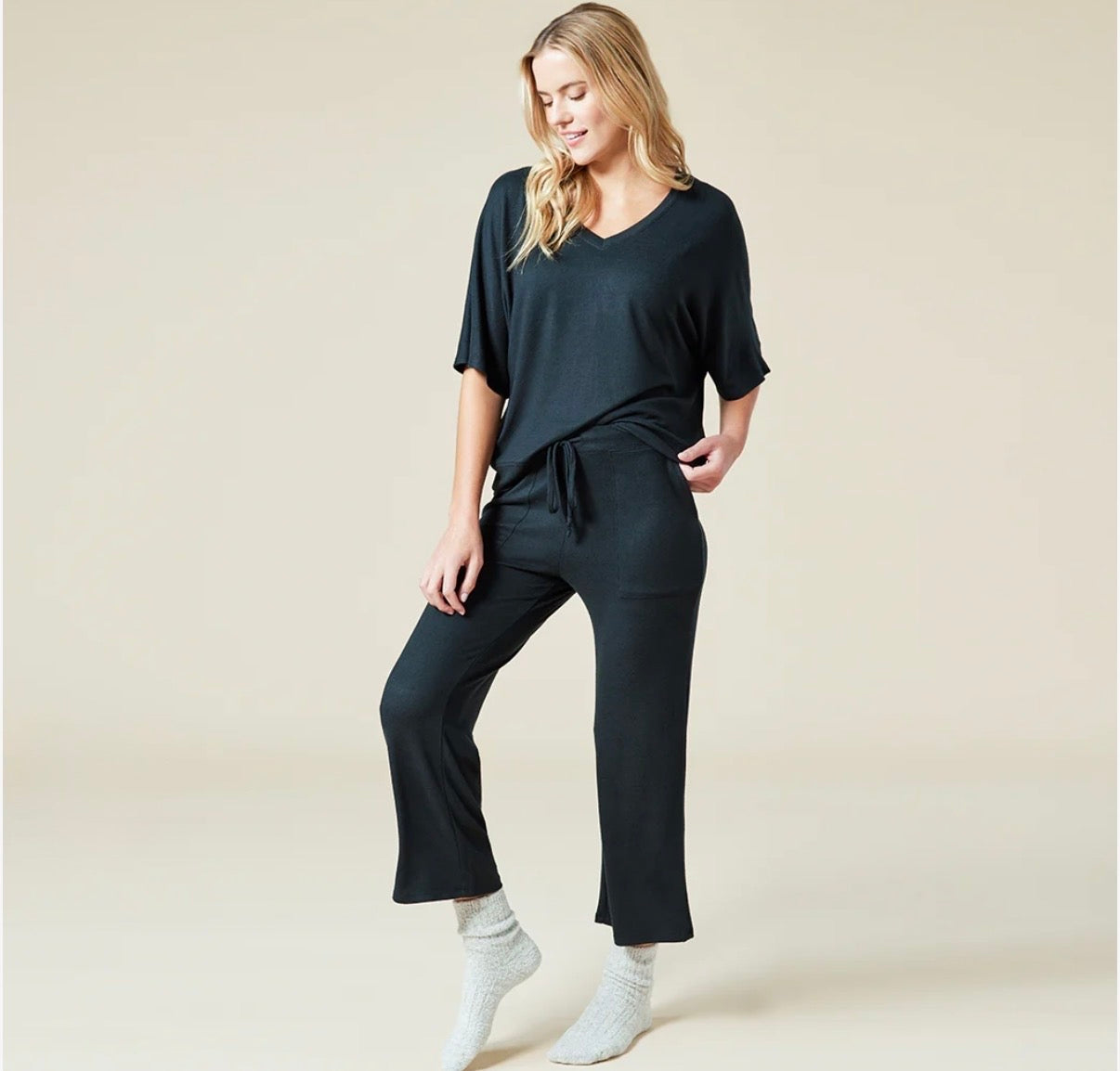 Softies Relaxed V-Neck w/Capri Lounge set - Black