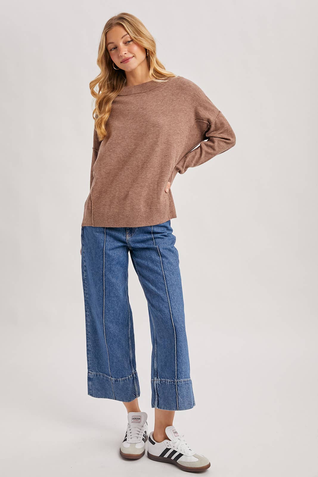 SOFT KNIT CREWNECK SWEATER PULLOVER