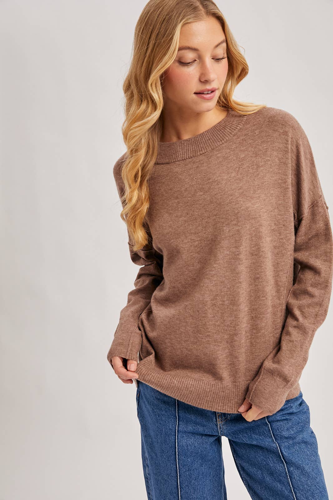 SOFT KNIT CREWNECK SWEATER PULLOVER