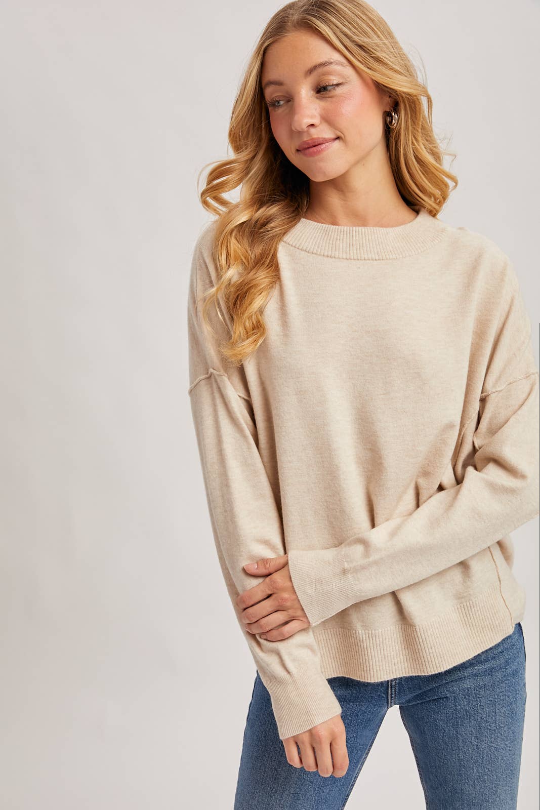 SOFT KNIT CREWNECK SWEATER PULLOVER
